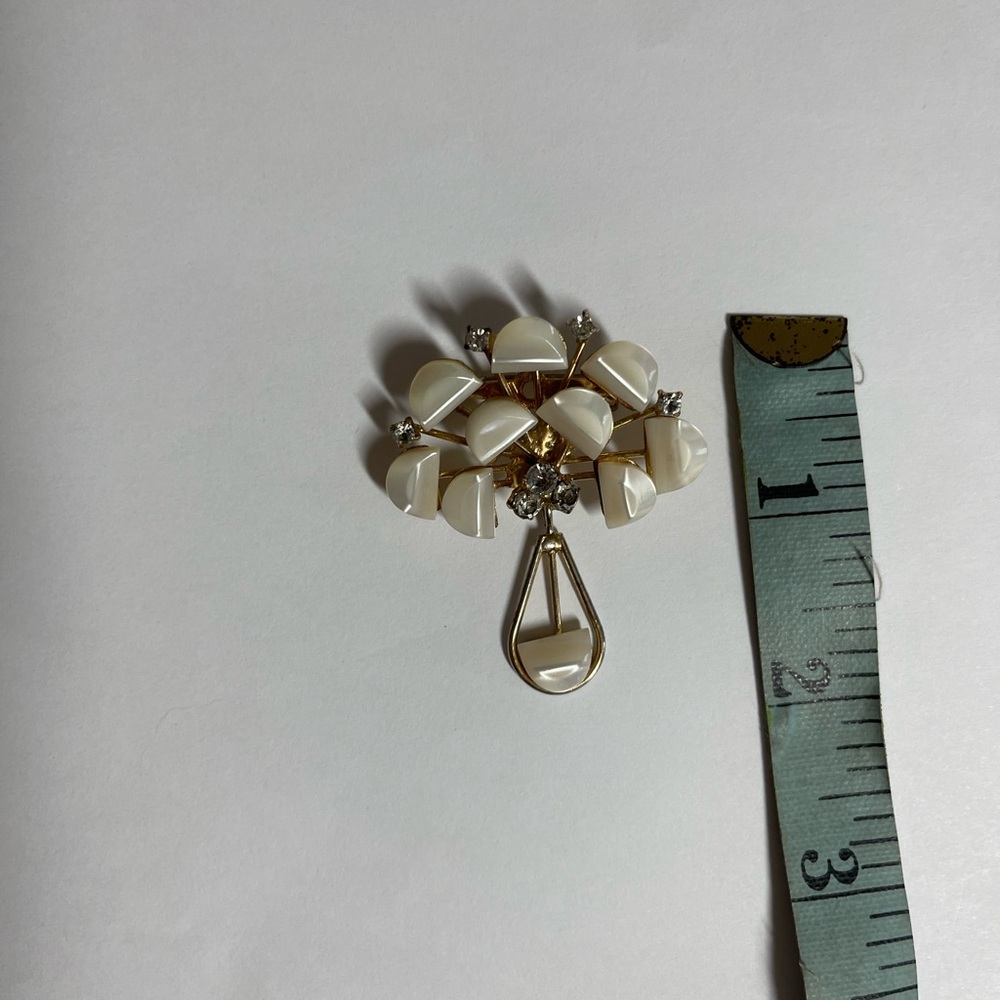 White Mother of Pearl Accent Hot Air Balloon Brooch